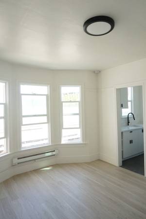 $1,295 / 200ft2 - Jr Studio w/ Private Kitchen and Shared Bathroom Available NOW (oakland downtown)63797037539203121