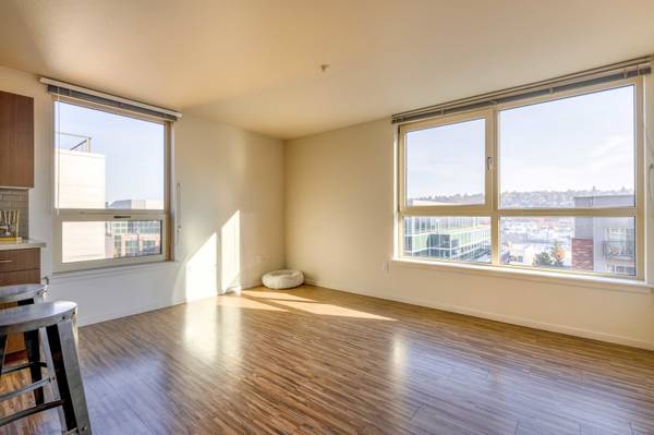 $2,229 / 506ft2 - Bay window, Recreation Room, Wheelchair Access (905 Dexter Ave N, Seattle, WA)63884893894147124