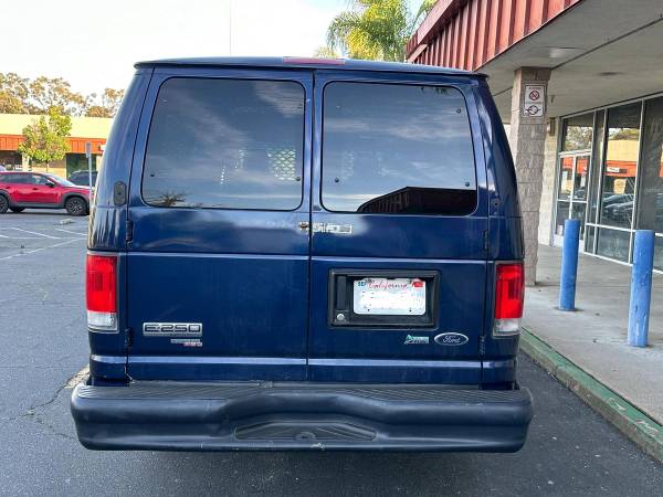 2013 Ford E350 Super Duty - Photo 7