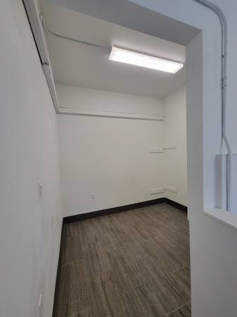 $1,875 / 860ft2 - Retail/Commercial Space - Magnolia/Interbay (Seattle)64165793919747123