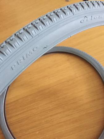 Par de neumáticos nuevos de 24” para bicicleta silla de ruedas - $15 (Falls Church)63471266132609121