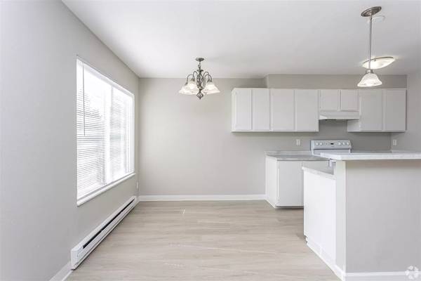 $1,995 / 2br - 950ft2 - Where every corner tells a story: Discover our 2 BR oasis. (Tukwila - Westfield Mall)63659711115905121