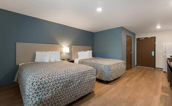 $1,500 / 1br - Pet-friendly Hotel, Parking Available, Table and Chairs (11530 Lakeridge Pkwy, Ashland, VA)64027113053826122