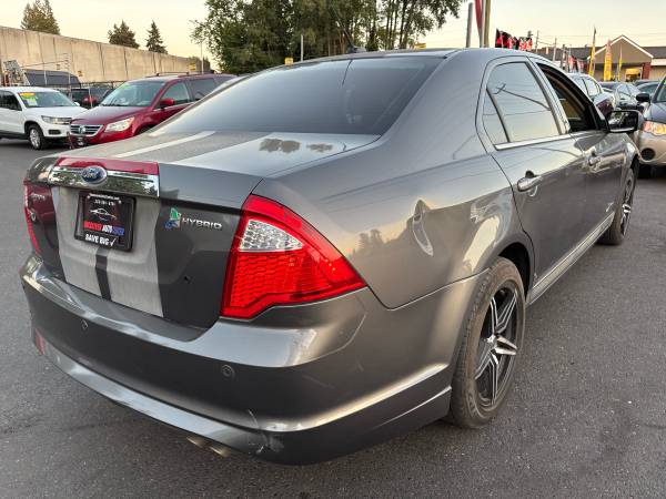 2011 Ford Fusion híbrido // excelente consumo de combustible // sin problemas - $2.995 (Vancouver)63435419795457124