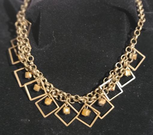 Go Down In History Gold Tone Necklace With Matching Earrings 1
