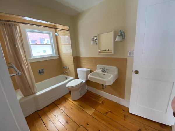 $2,800 / 2br - 950ft2 - Two Bedroom, 1 Bath Apartment (Montpelier)63784684701057120