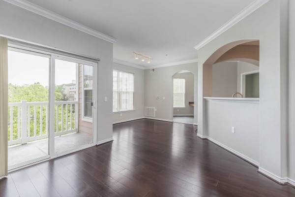 $3,063 / 2br - 1276ft2 - Molduras de corona, armarios de arce, barra de desayuno (Braintree)63690755246467124