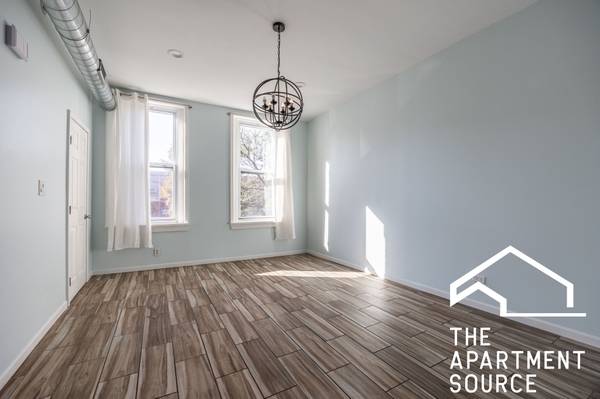 $1,500 / 2br - AMAZING 2 BED IN PRIME PILSEN 18TH - Won't Last (Pilsen)64041808311171121