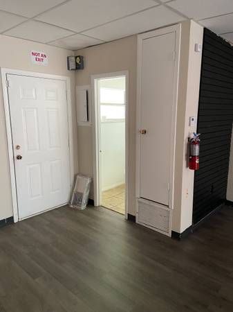 $900 / 800ft2 - SPACIOUS OFFICE * LET'S MAKE A DEAL (Ocala)63768080319235122