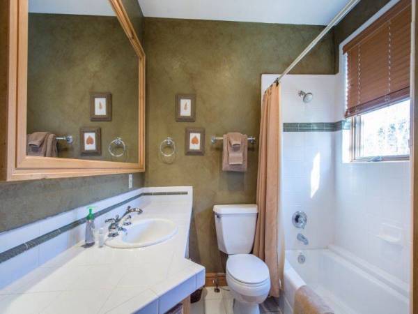 $300 / 4br - PRICE REDUCED! 4 bedroom 4.5 bathroom sleep 14. (Park City)63969196370947124