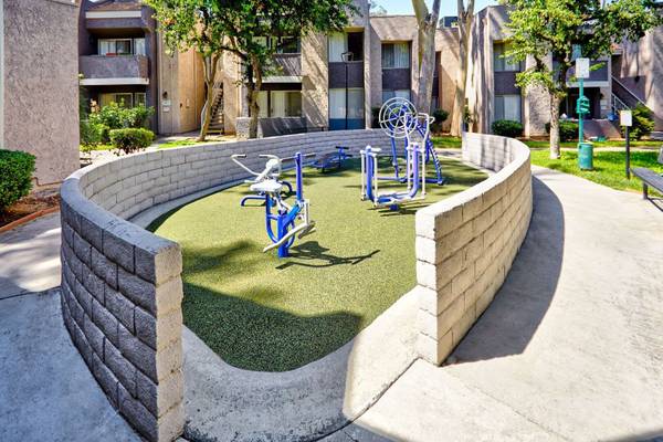 $2,414 / 2br - 850ft2 - Instalaciones de lavandería, entrada electrónica con puerta, aire acondicionado y calefacción central (1415 N. San Gabriel Blvd, Rosemead, CA)63869889399297124