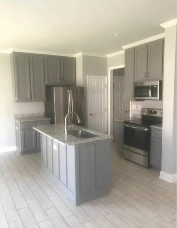 $1600.00 / 2br - 1550ft2 - Duplicate of Townhouse near Downtown Huntsville63658759890691121