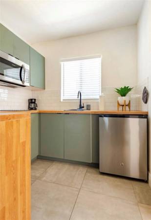 $1,500 / 1br - Efficency for rent with washer and dryer 1/1 (Miami)64001845728641122