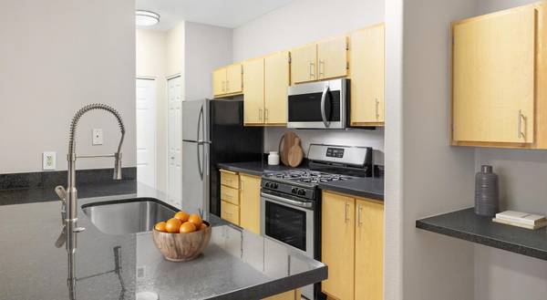 $2,370 / 2br - 1063ft2 - Woodland CA, Built-in Linen Closet, 2 BD (1975 Maxwell Ave , Woodland, CA)64044027682689124