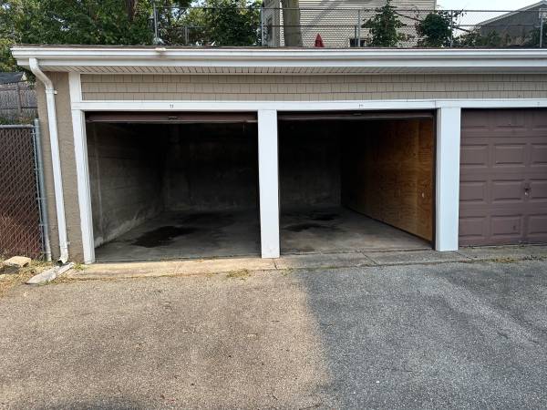 $195 / 144ft2 - Garage in Pawtucket (29 Auburn St)64204827686403121