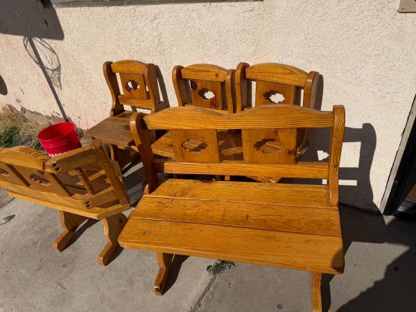 Solid wood dinner table 1