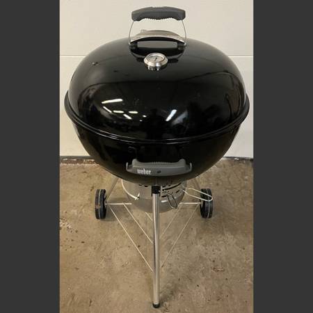 Weber Original Kettle Premium 22” Charcoal Grill in Black, Built In Thermomete 1