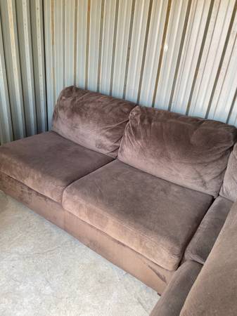 Alerta en la acera, sofá y otomana gratis, debe recogerse (Englewood)63921242910466122