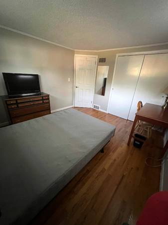 $1000.00 / 1br - HABITACIONES EN ALQUILER!! ESTUDIANTES DE WNEU, SPFLD COLLEGE, AIC, STCC!!!64017047654019122