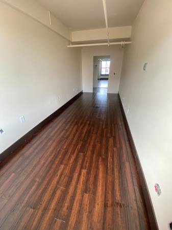 $496 / 168ft2 - Newly Remodeled Downtown Bellingham Office - Herald #215 (Bellingham)63509617594627122
