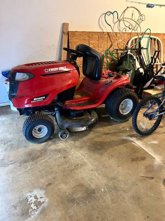 TroyBilt Bronco Automatic Trans W/Reverse 1
