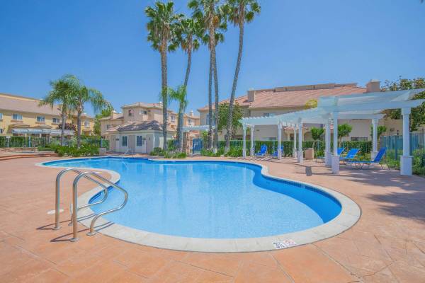$3,229 / 3br - 1344ft2 - 🕸️ Web of Comfort – 3BR/2.5BA – Ask for Jessica Thornton! (17621 W. Pauline Ct., Canyon Country, CA)63857624155395123
