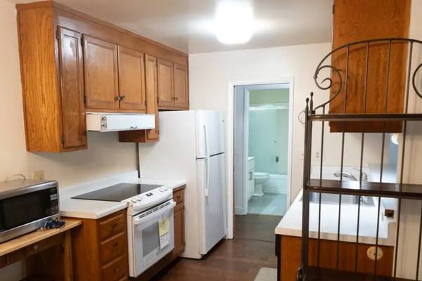 $1,860 / 1br - Bright 1-Bedroom, 1-Bath Home with Garage in Central San Jose (Central San Jose)63946670584963120