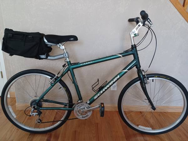 Schwinn 21 Speed Hybrid Commuter Bike 1