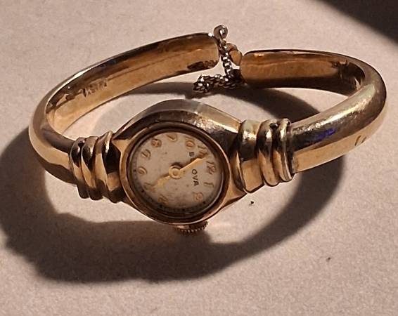 10kt Gold Bullova infant watch (Upper West Side)63422297828993120