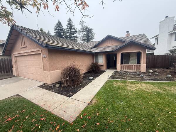 House next to Dennis Earl School, Turlock -Pittman School District 1