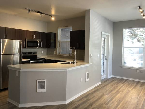 $1,676 / 1br - 746ft2 - Can't beat this spot! 1 bed, 1 bath in Beaverton's heart. (Beaverton - Beaverton Creek MAX Line)64039060861186120