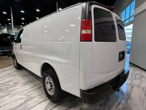 2015 Chevrolet Express - Photo 8
