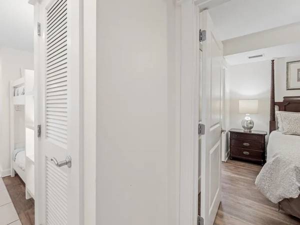 $2,000 / 1br - 893ft2 - 1 bed 2 baths (Panama City Beach)63910447051138123