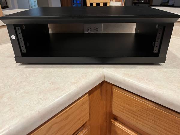 Gator 2u desktop studio rack 1