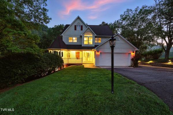 $579,000 / 4br - 3415ft2 - Modern Victorian Style Home for Sale (Gate City)64278777197953120