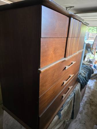 Mid century dresser 1