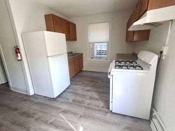 3 BR spacious apartment Poughkeepsie 1