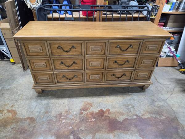 Thomasville 6 drawer dresser 1
