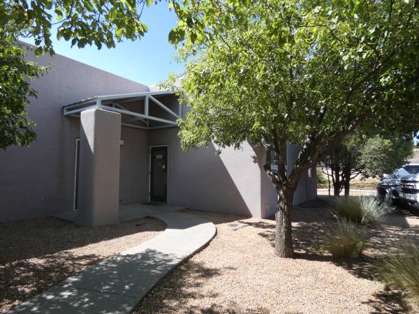 $1,450 Espacio comercial versátil detrás de Santa Fe Place (Santa Fe)63659884504451120