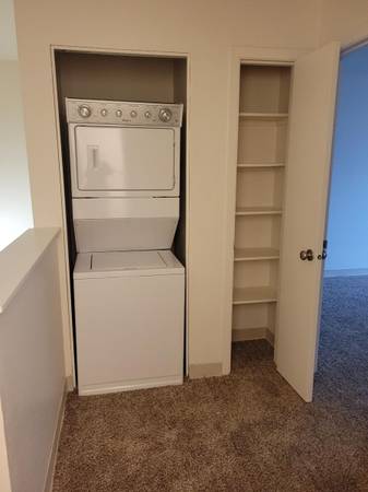 $1,725 / 2br - 880ft2 - UBICACIÓN PRIVILEGIADA, TOWNHOME, Disponible en agosto, CON GARAJE Y LAVADORA/SECADORA (Este de Gresham)63831397660675122