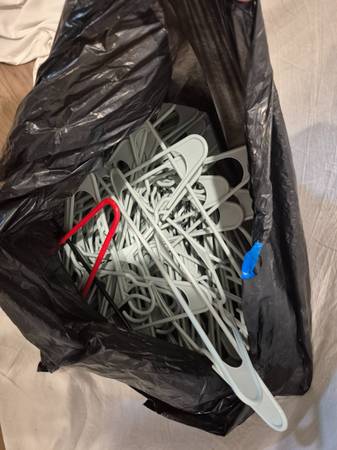 Free Hanger 1