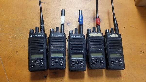 Motorola XPR 3500 Walkie-Talkie (Lot of 5) 1