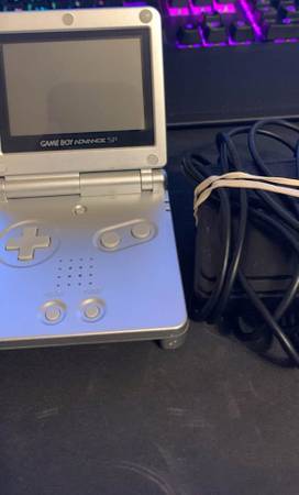 Silver Gameboy SP with charger 1