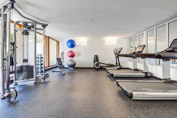 $4,088 / 1br - 980ft2 - Close to I-280, Dishwasher, Parcel Lockers (burlingame)63852072504707121