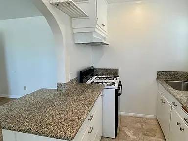 $1,850 / 1br - Renovated Ocean Beach Apartment – Granite Counters + Modern Bath (Pacific Beach)63657276230785121