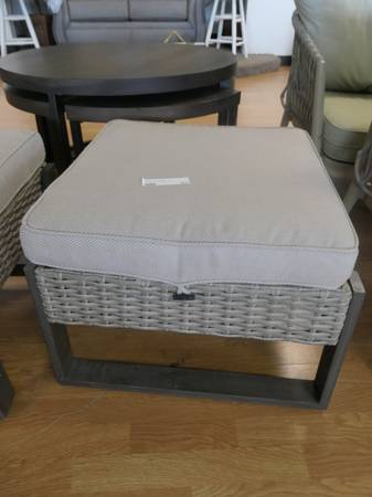 Patio Ottoman W/ Cusion 1