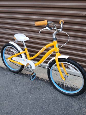 Giant Adore , beautiful bike for girls,  like new 1