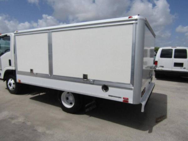 2014 Isuzu NPR-HD Dry - Photo 7