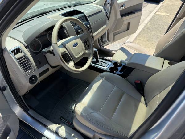 2010 Ford Escape HÍBRIDO 2WD / Título limpio / 261 mil millas / Funciona excelente - $3,500 (hercules, pinole, san pablo, el sob)63624257532801124