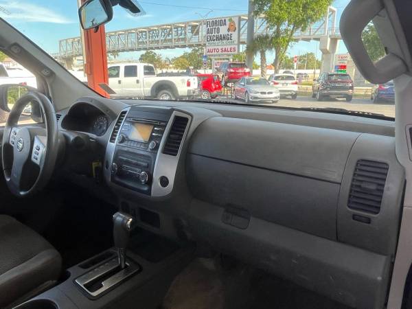 2013 Nissan Frontier CREW CAB - Photo 12